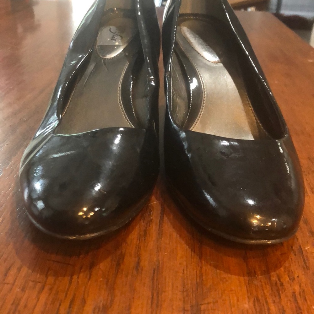 Black heels - Picture 3 of 8